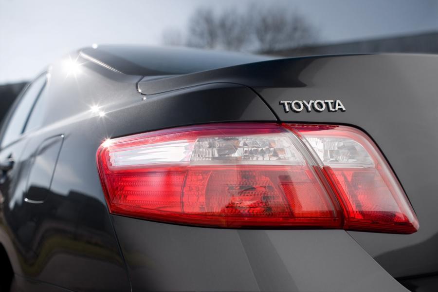  Toyota Camry 2010 года  (фото 34 из 52)